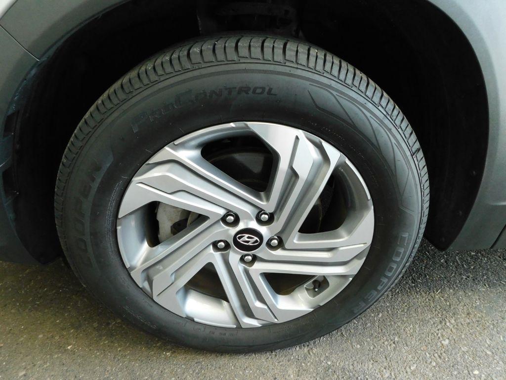 Hyundai Santa Fe SE 2023