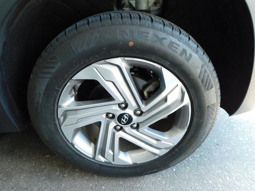 Hyundai Santa Fe SE 2023