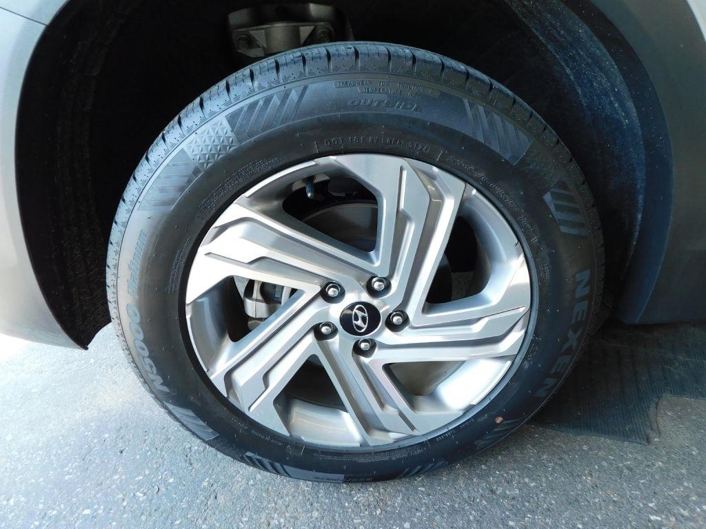 Hyundai Santa Fe SE 2023