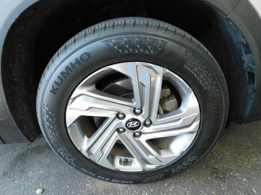 Hyundai Santa Fe SE 2023