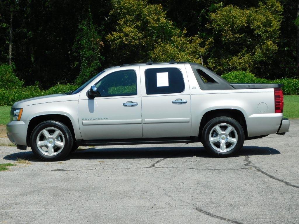 Chevrolet Avalanche LTZ 2WD 2008