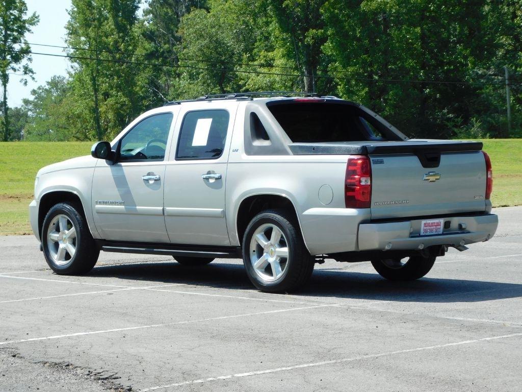 Chevrolet Avalanche LTZ 2WD 2008