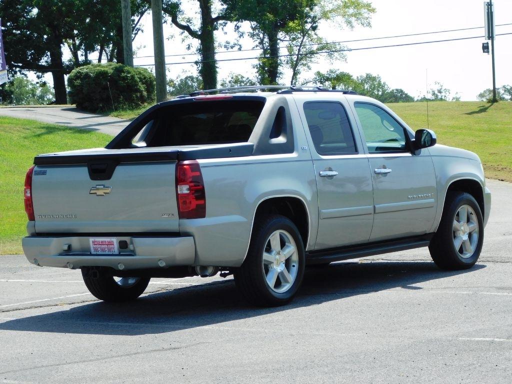 Chevrolet Avalanche LTZ 2WD 2008