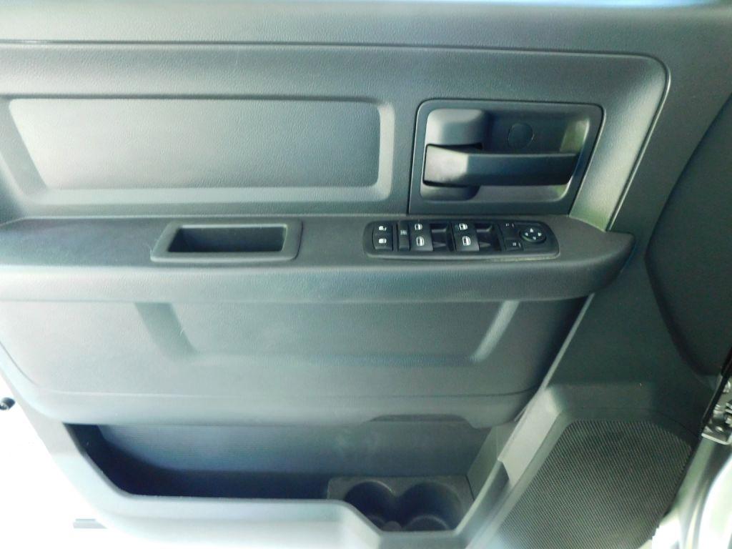 RAM 2500 ST Crew Cab SWB 4WD 2012