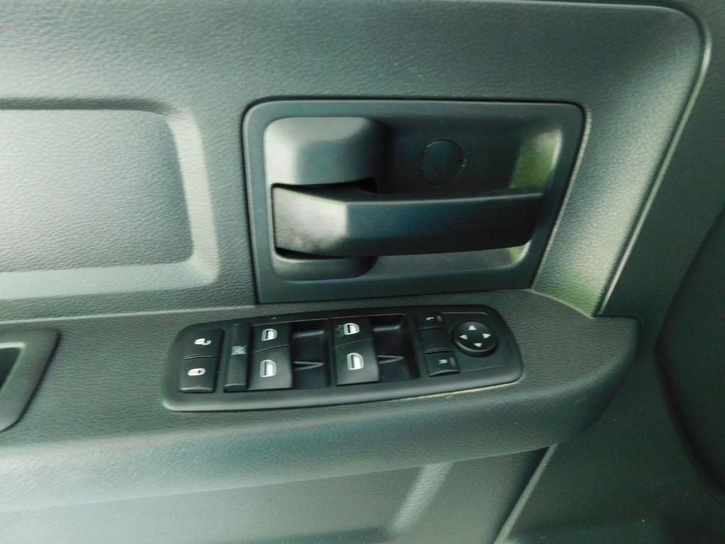 RAM 2500 ST Crew Cab SWB 4WD 2012