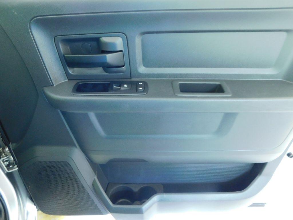 RAM 2500 ST Crew Cab SWB 4WD 2012