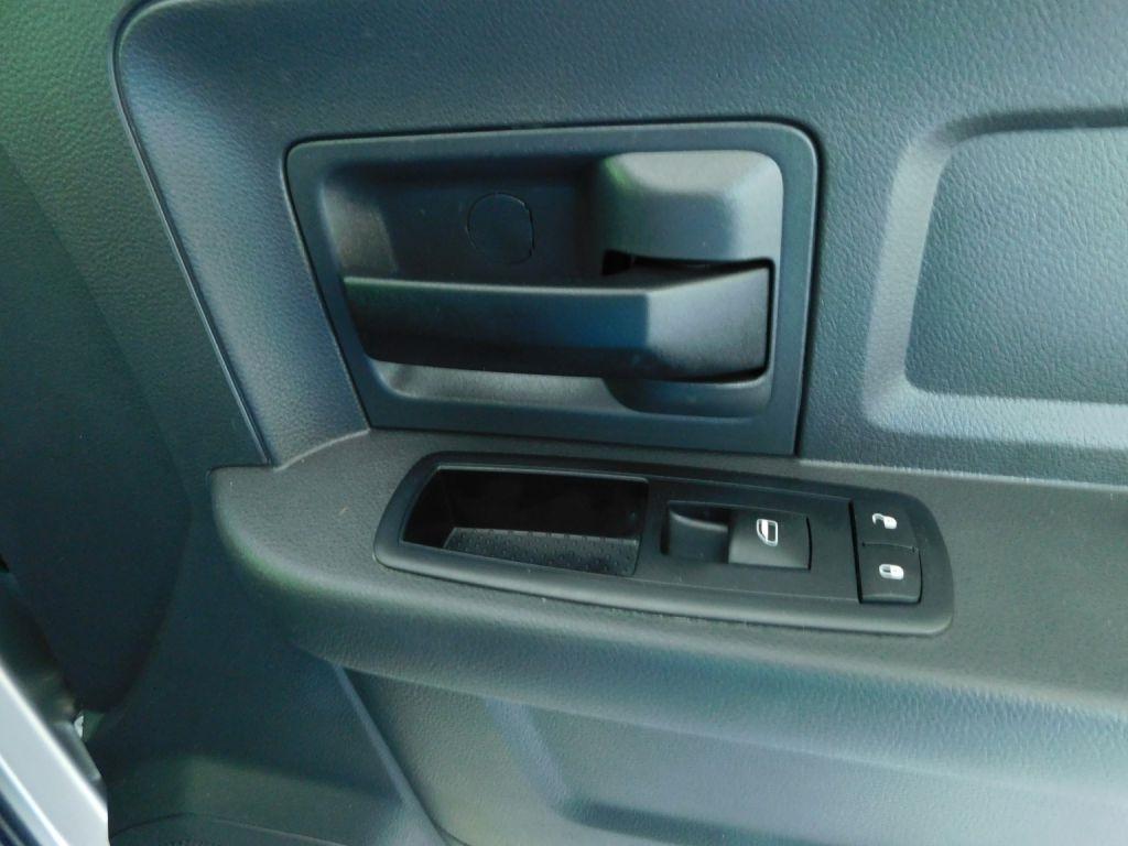 RAM 2500 ST Crew Cab SWB 4WD 2012