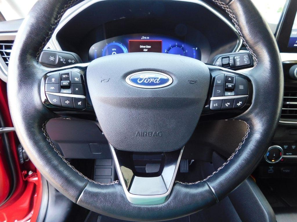 Ford Escape Titanium 4WD 2022