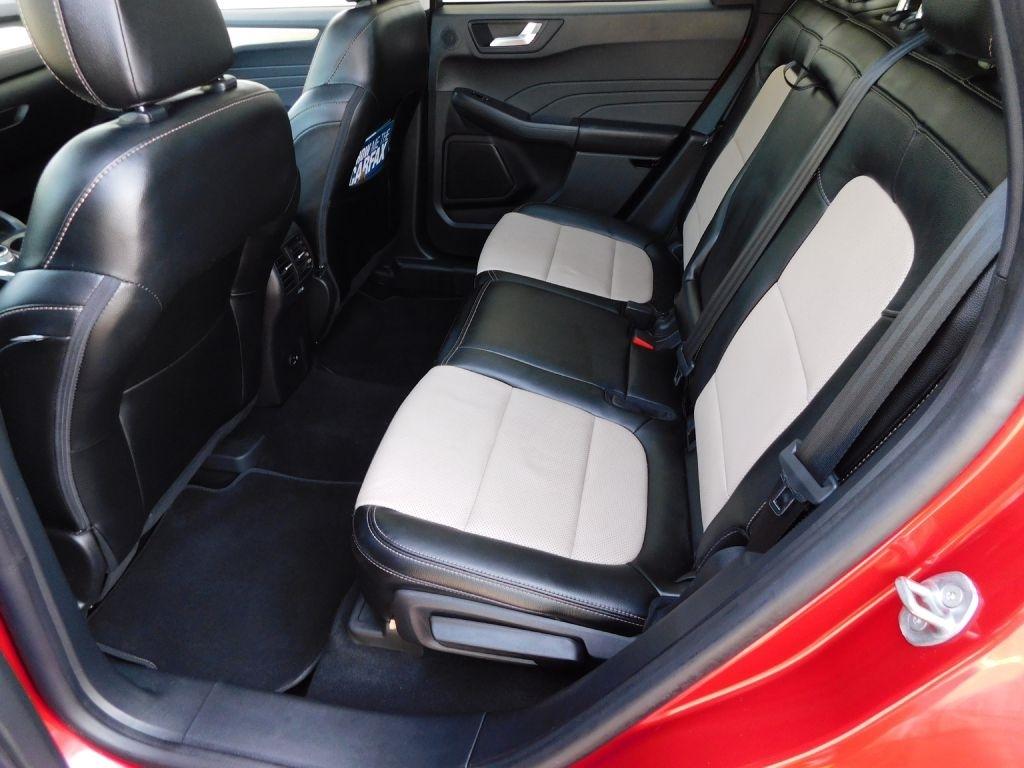 Ford Escape Titanium 4WD 2022