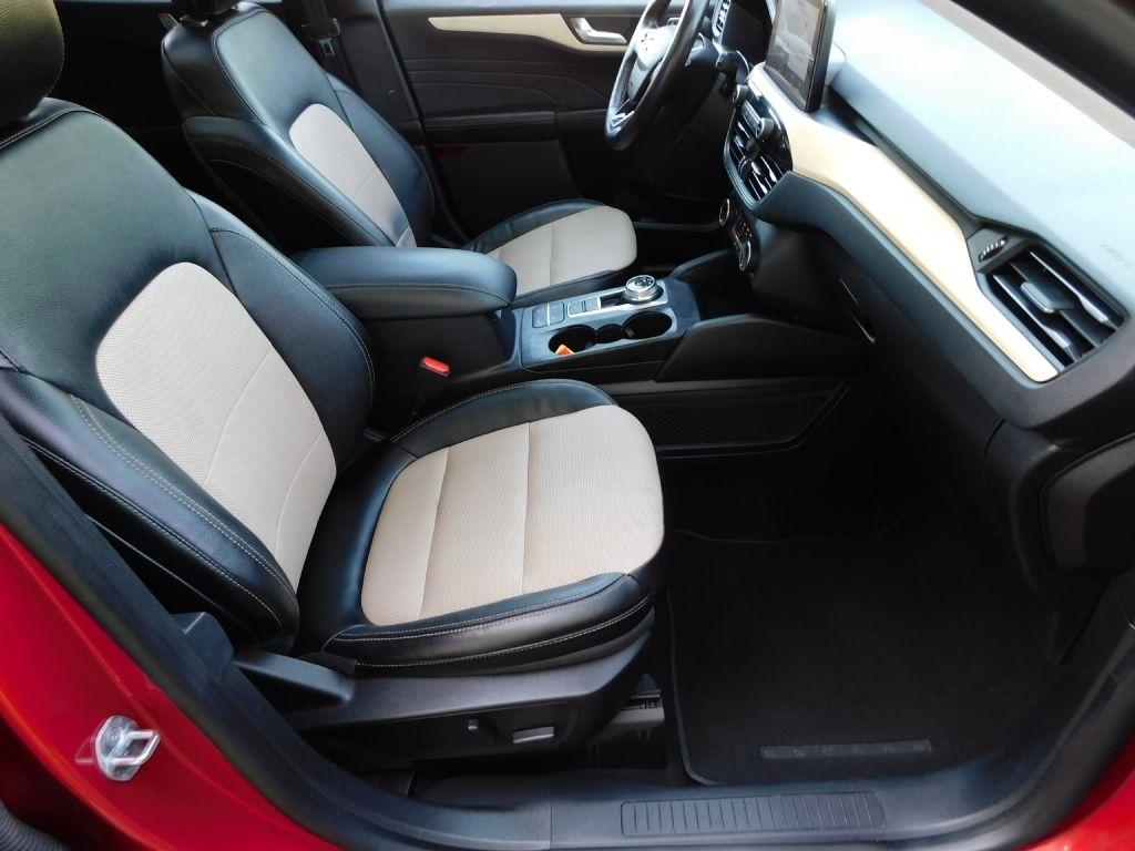 Ford Escape Titanium 4WD 2022