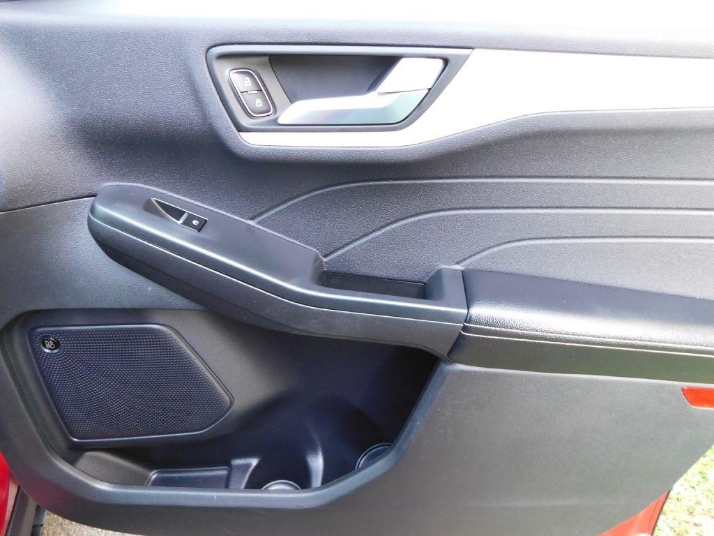 Ford Escape Titanium 4WD 2022
