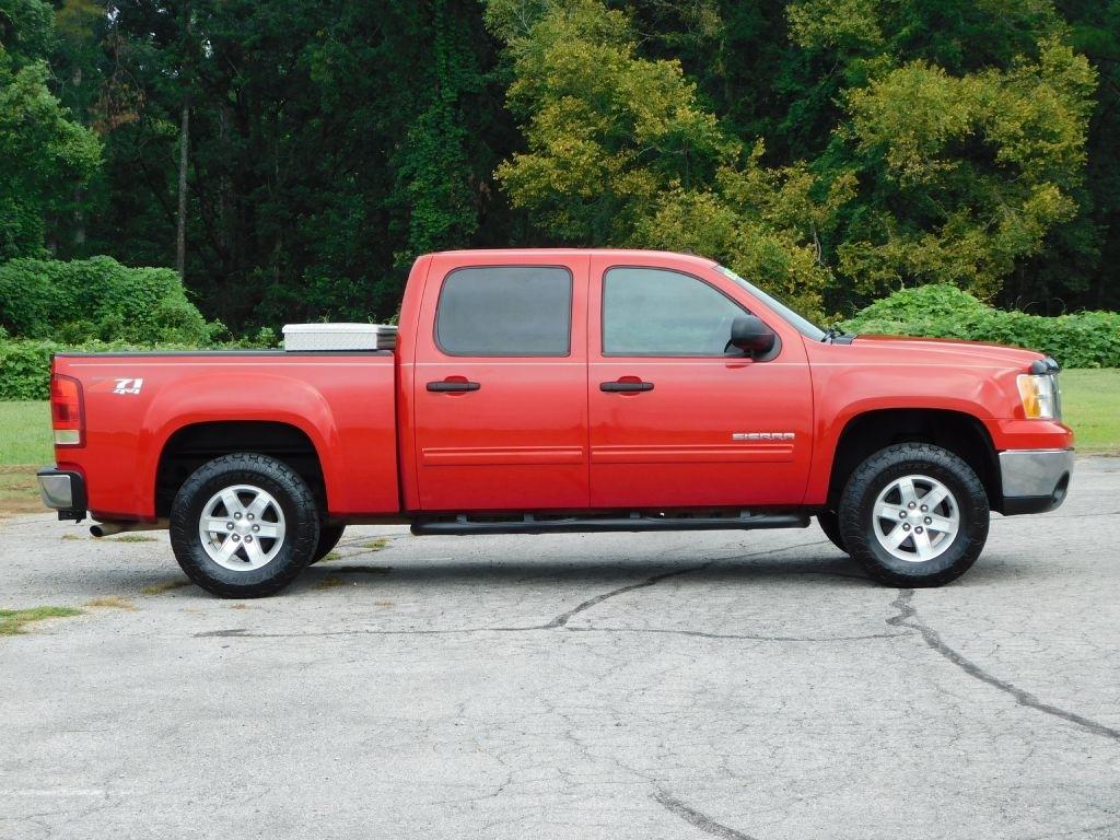 GMC Sierra 1500 SLE Crew Cab 4WD 2011
