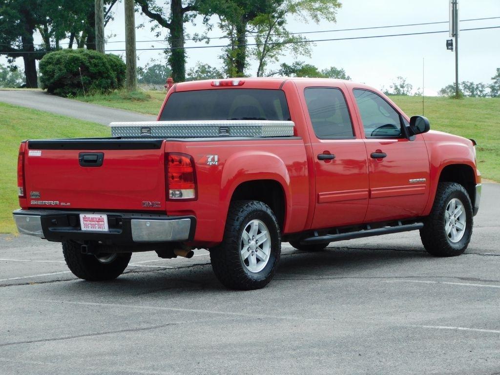 GMC Sierra 1500 SLE Crew Cab 4WD 2011