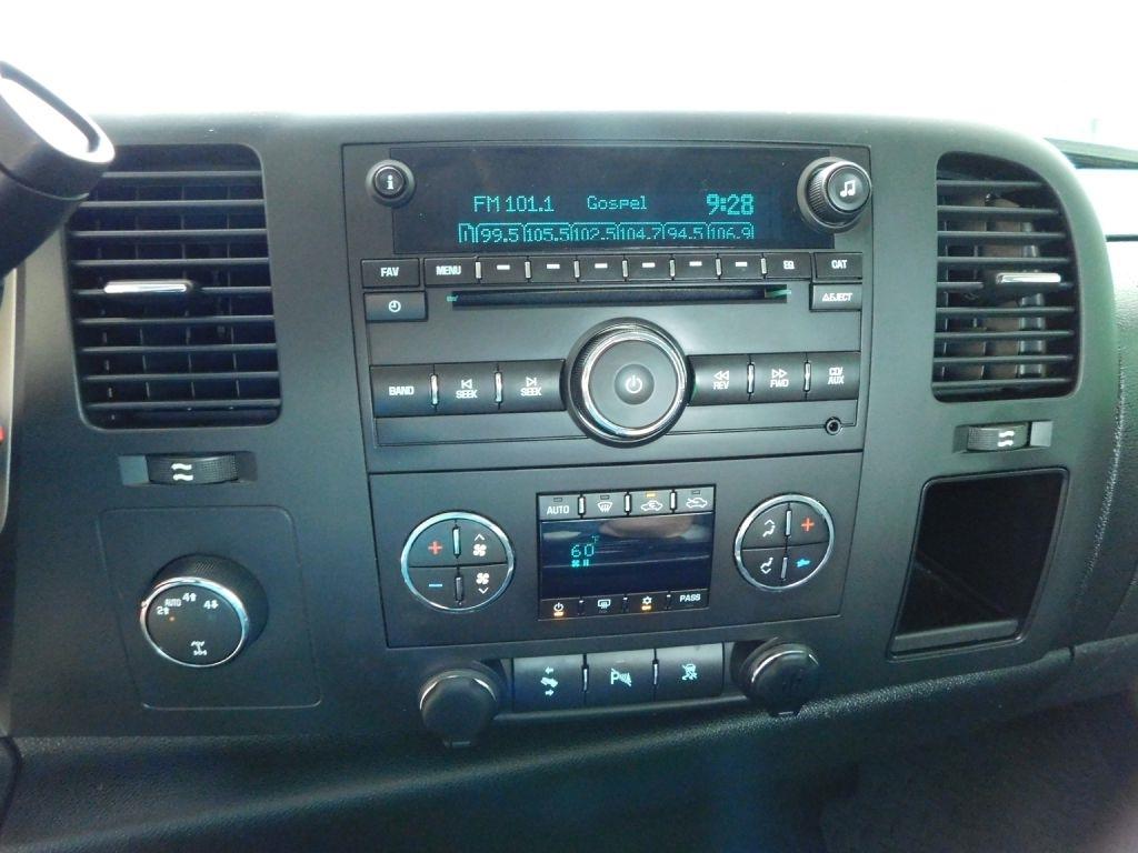 GMC Sierra 1500 SLE Crew Cab 4WD 2011