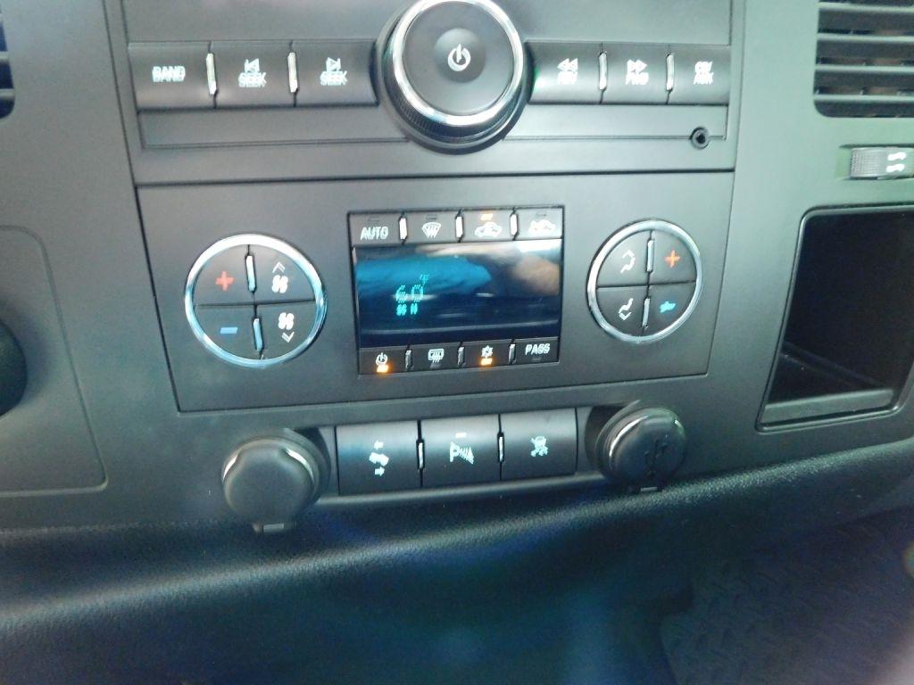 GMC Sierra 1500 SLE Crew Cab 4WD 2011