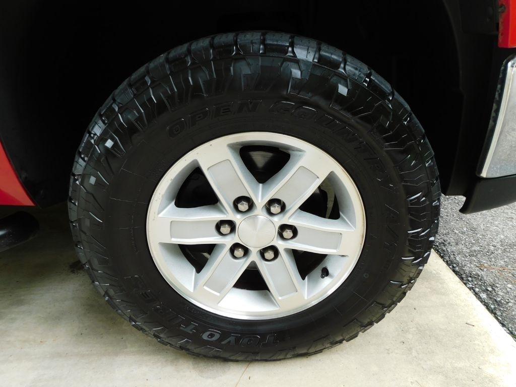 GMC Sierra 1500 SLE Crew Cab 4WD 2011
