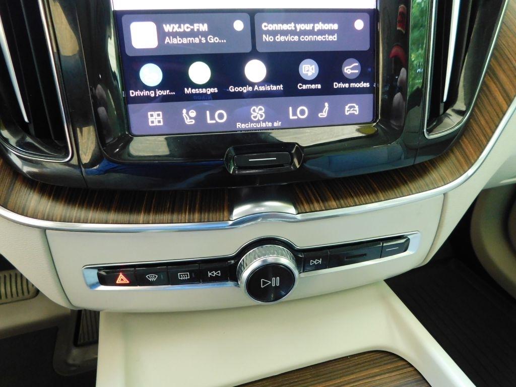 Volvo XC60 T8 Momentum Hybrid 2022