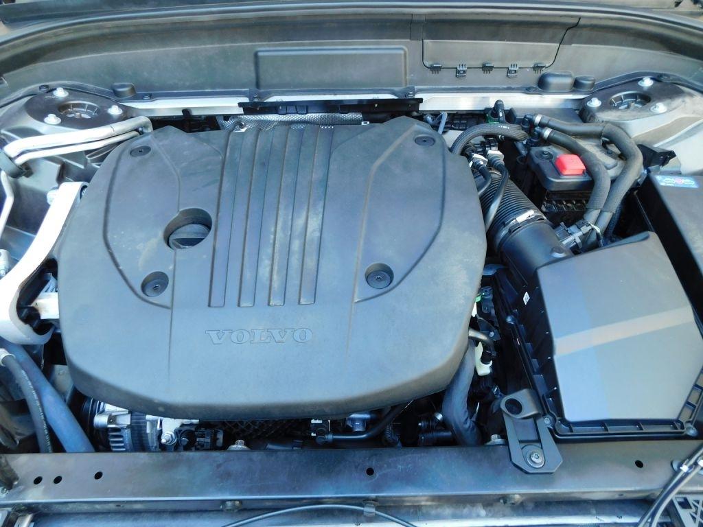 Volvo XC60 T8 Momentum Hybrid 2022