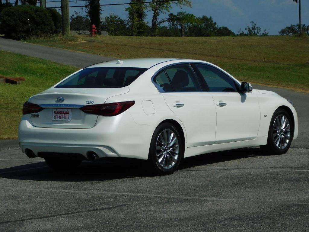 Infiniti Q50 3.0t LUXE 2019