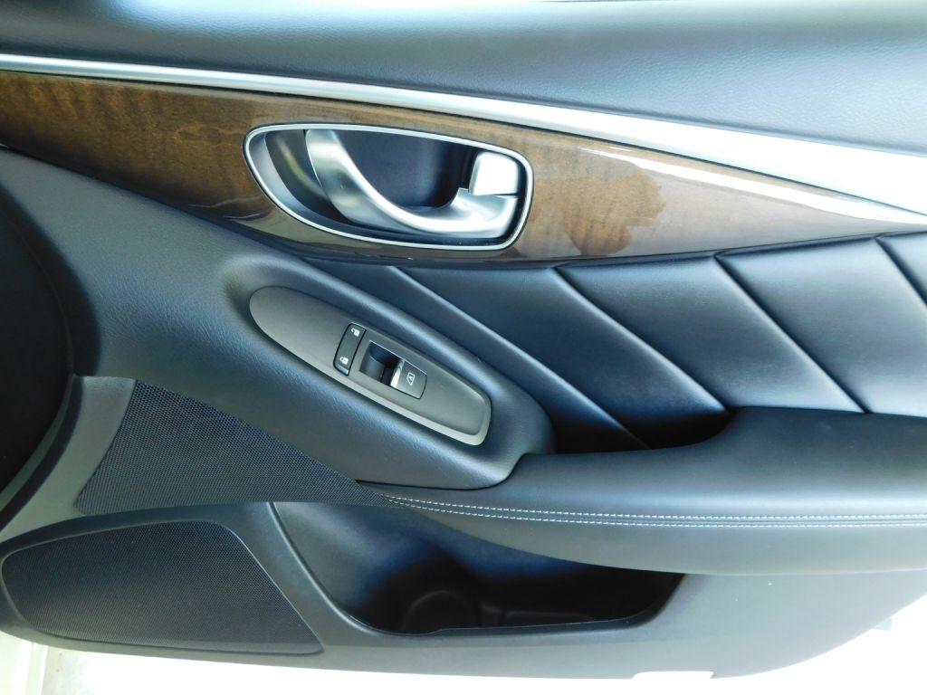 Infiniti Q50 3.0t LUXE 2019