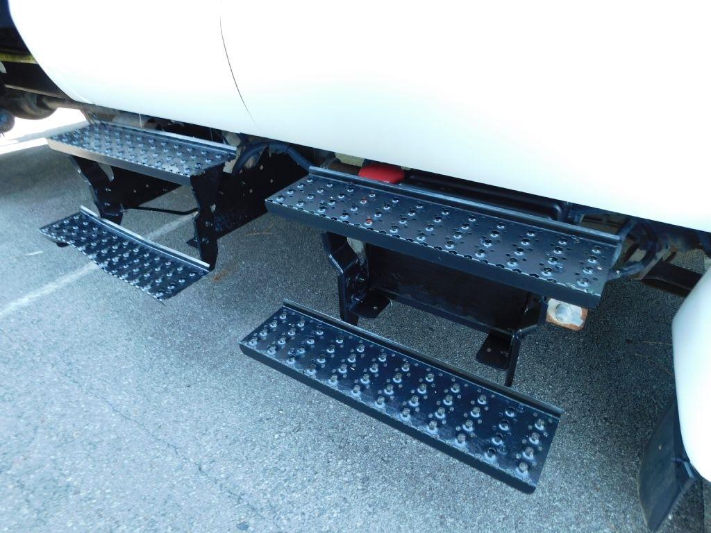 Ford F-750 Crew Cab 2WD DRW 2008