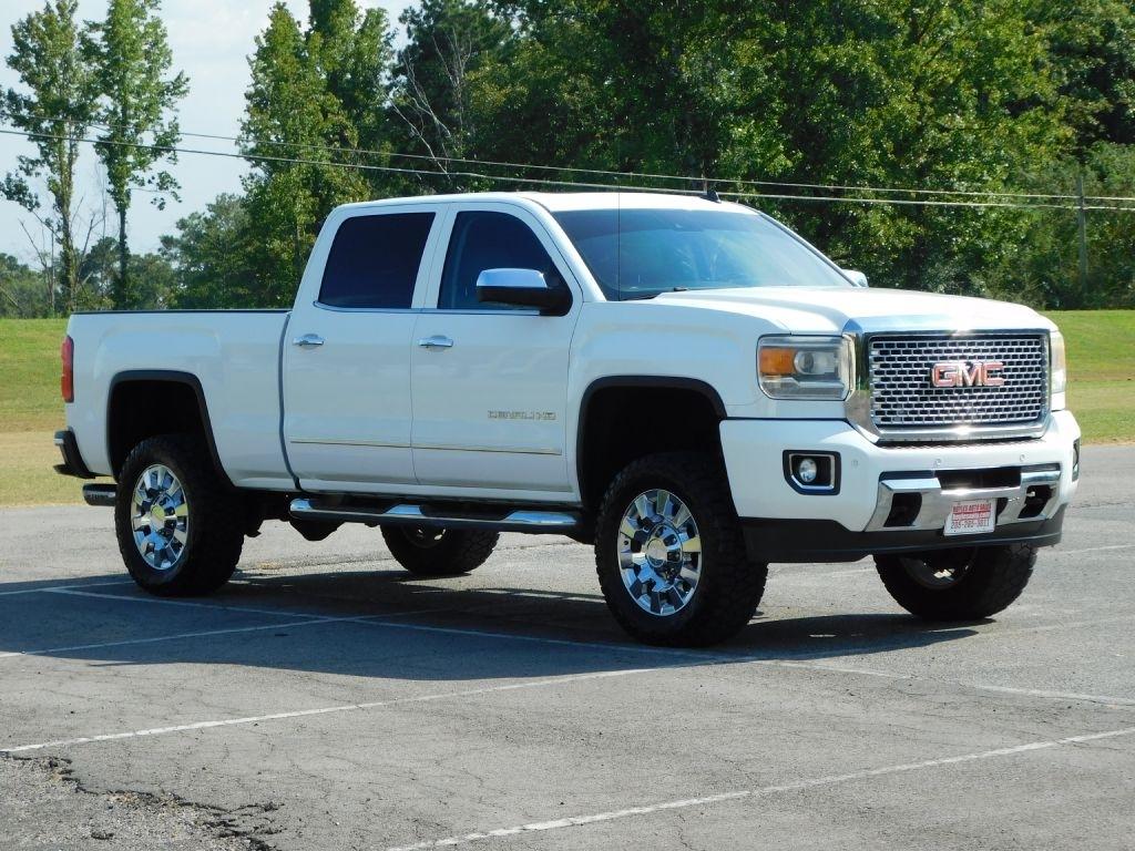 GMC Sierra 2500HD Denali Crew Cab 4WD 2015