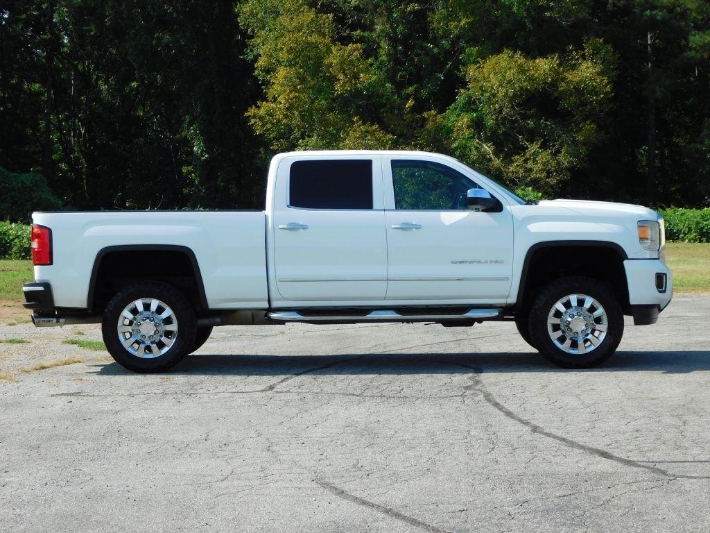 GMC Sierra 2500HD Denali Crew Cab 4WD 2015
