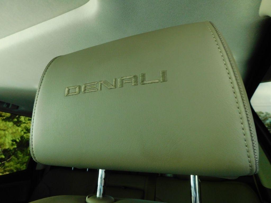 GMC Sierra 2500HD Denali Crew Cab 4WD 2015