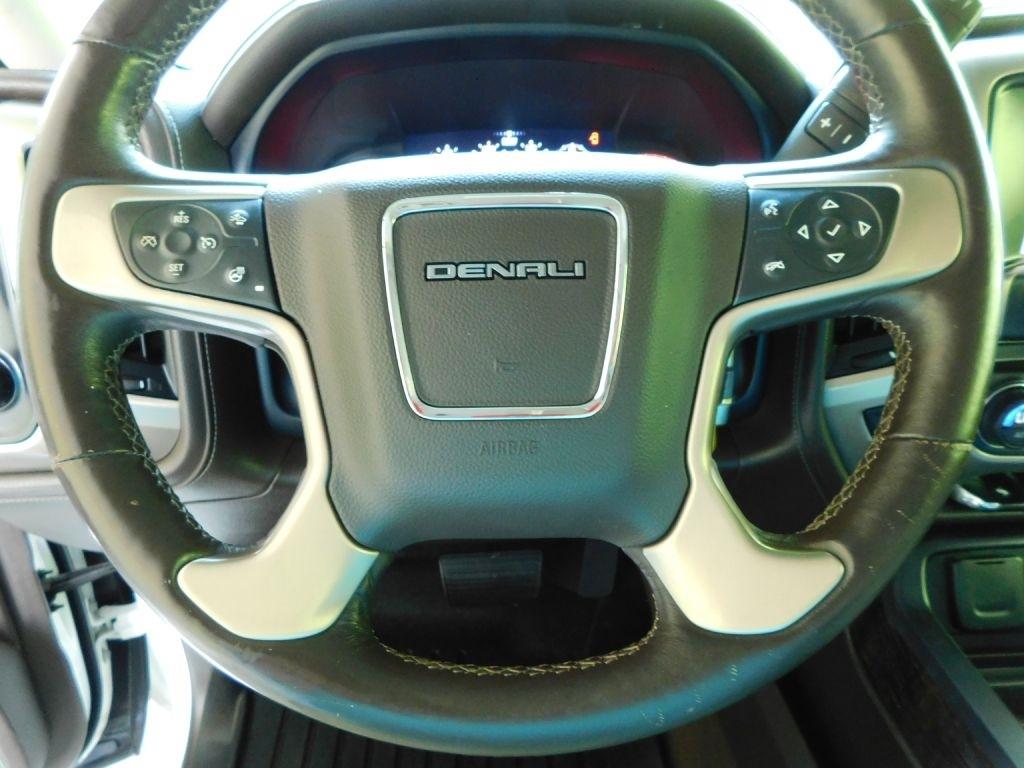 GMC Sierra 2500HD Denali Crew Cab 4WD 2015