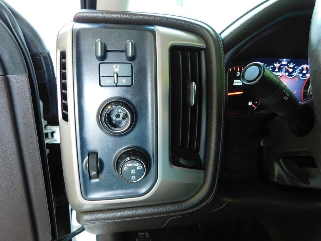 GMC Sierra 2500HD Denali Crew Cab 4WD 2015