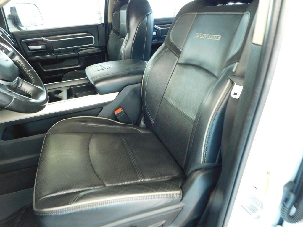 RAM 3500 Laramie Crew Cab SWB 4WD 2020
