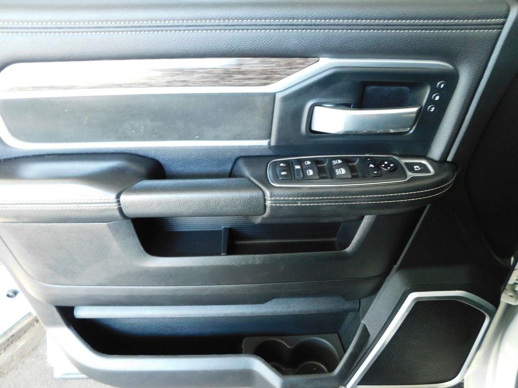 RAM 3500 Laramie Crew Cab SWB 4WD 2020