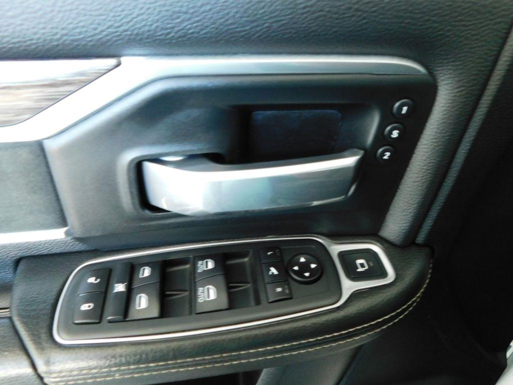 RAM 3500 Laramie Crew Cab SWB 4WD 2020