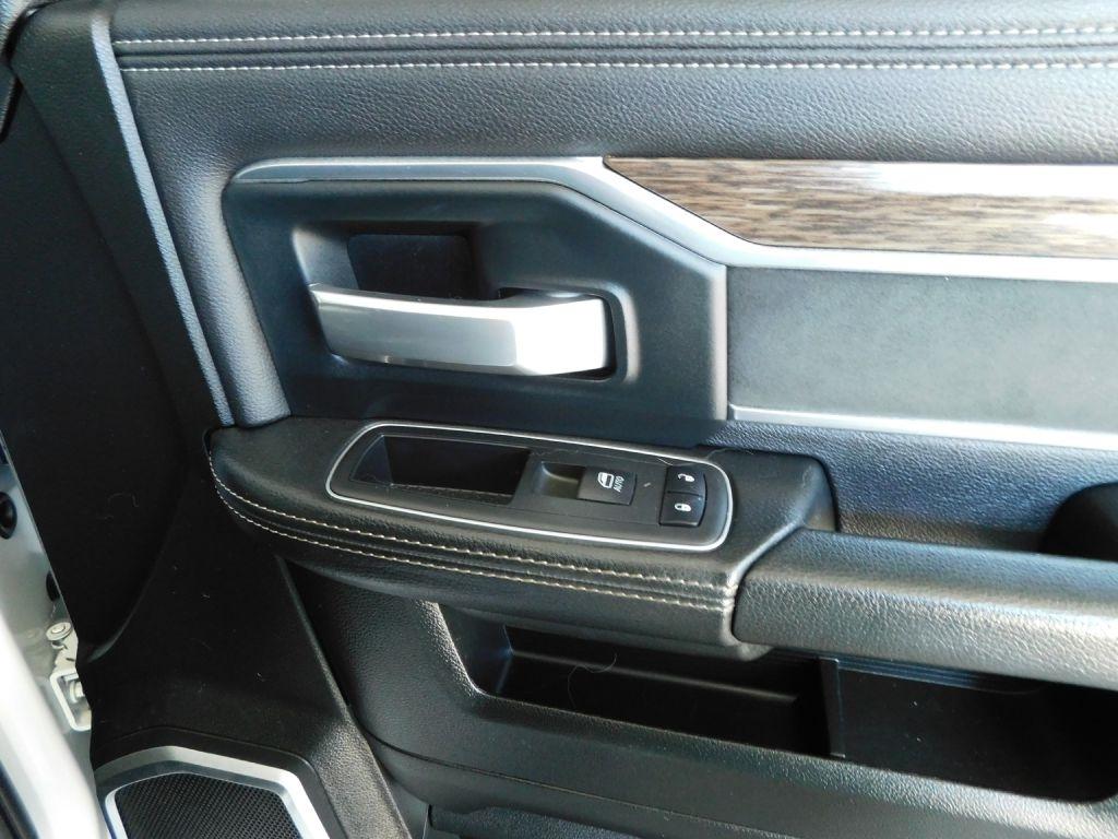 RAM 3500 Laramie Crew Cab SWB 4WD 2020