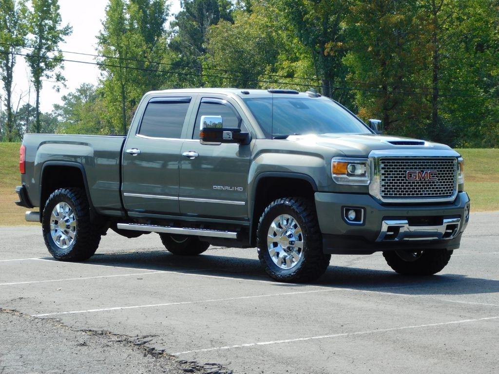 2017 GMC Sierra 2500HD Denali Crew Cab 4WD