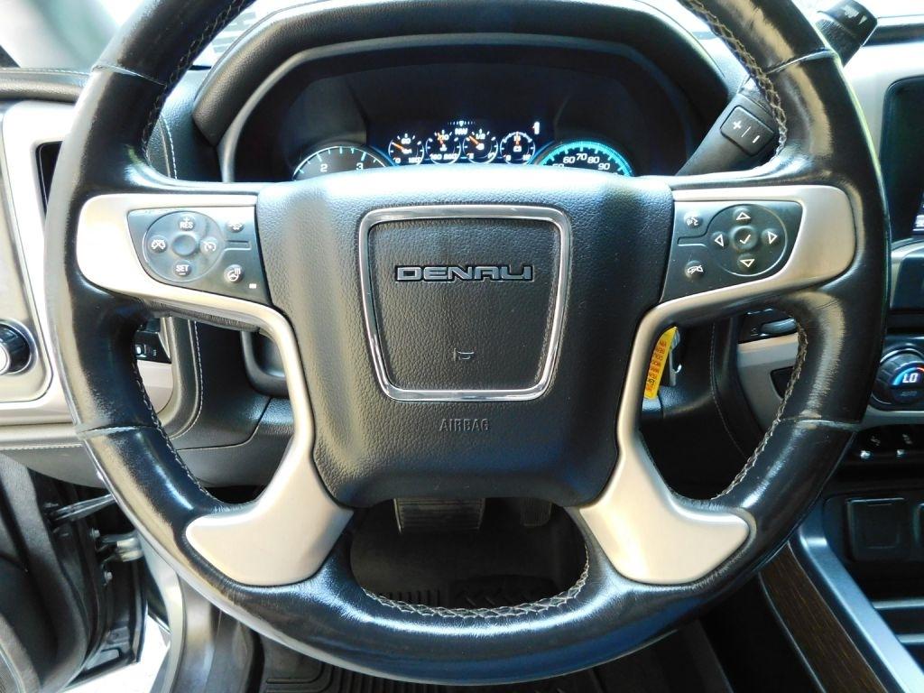 GMC Sierra 2500HD Denali Crew Cab 4WD 2017