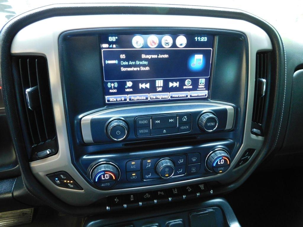 GMC Sierra 2500HD Denali Crew Cab 4WD 2017