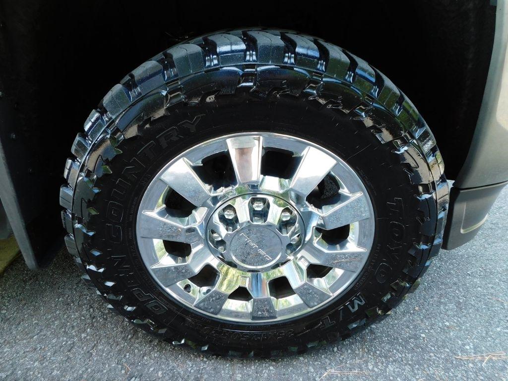 GMC Sierra 2500HD Denali Crew Cab 4WD 2017