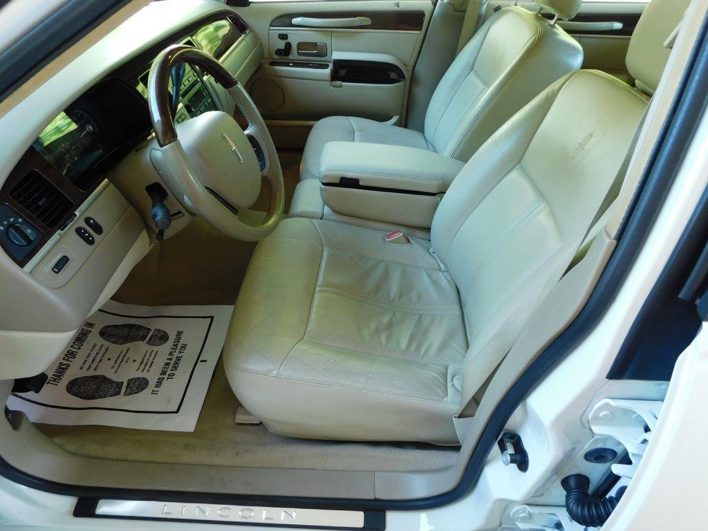 Lincoln Town Car Signature Limited 2006