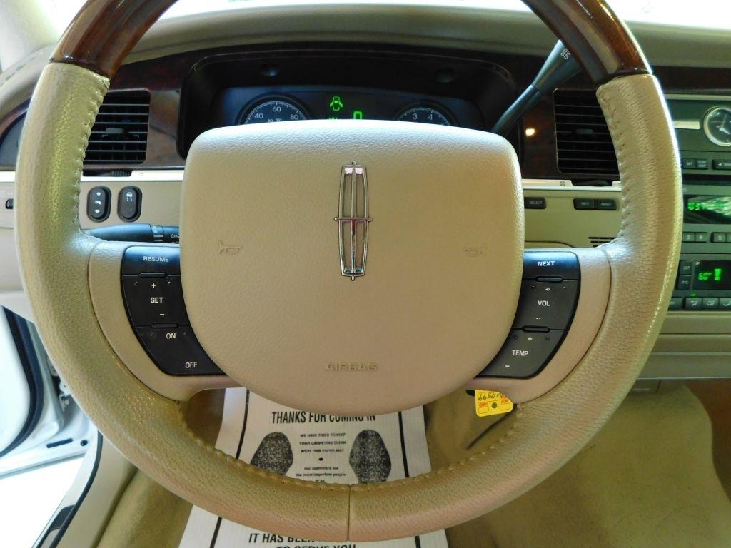Lincoln Town Car Signature Limited 2006