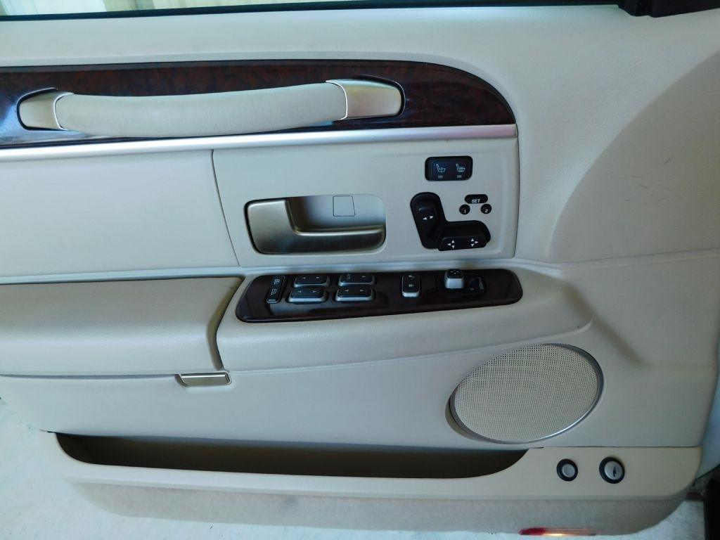 Lincoln Town Car Signature Limited 2006