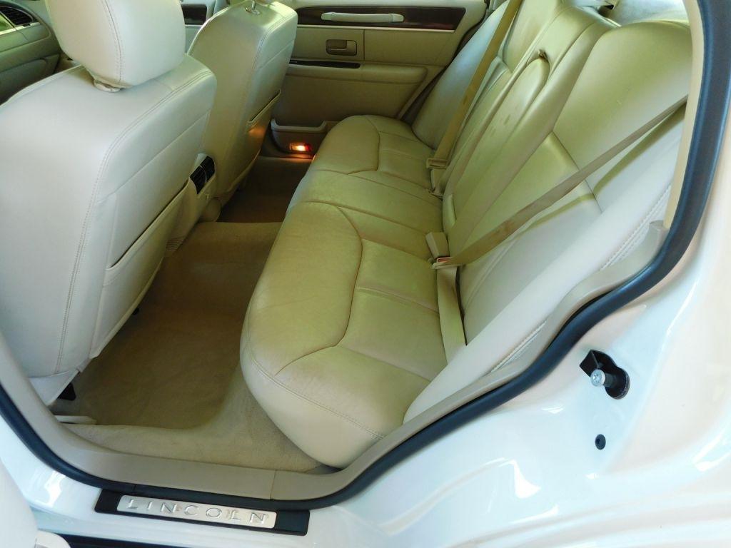 Lincoln Town Car Signature Limited 2006