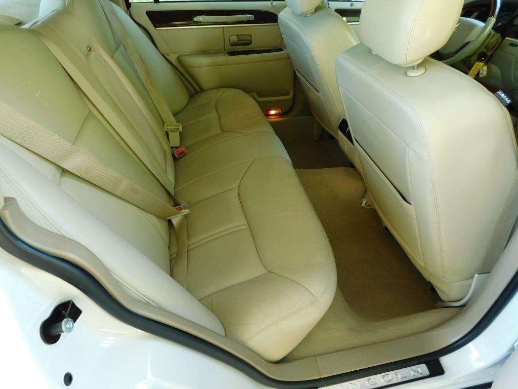 Lincoln Town Car Signature Limited 2006