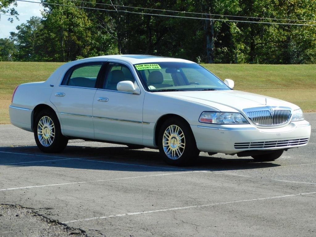 2006 Lincoln Town Car Signature Limited