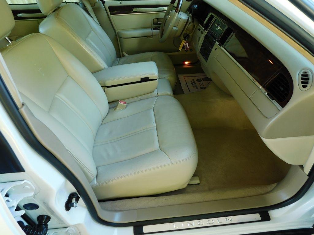 Lincoln Town Car Signature Limited 2006