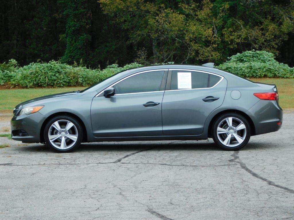 Acura ILX 5-Spd AT w/ Technology Package 2013