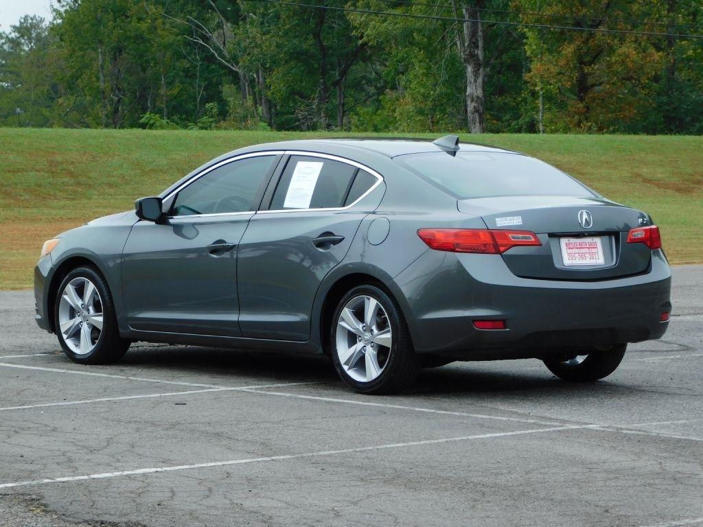 Acura ILX 5-Spd AT w/ Technology Package 2013