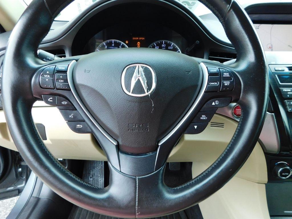 Acura ILX 5-Spd AT w/ Technology Package 2013