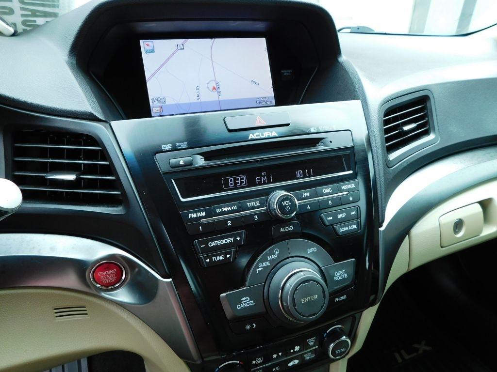 Acura ILX 5-Spd AT w/ Technology Package 2013