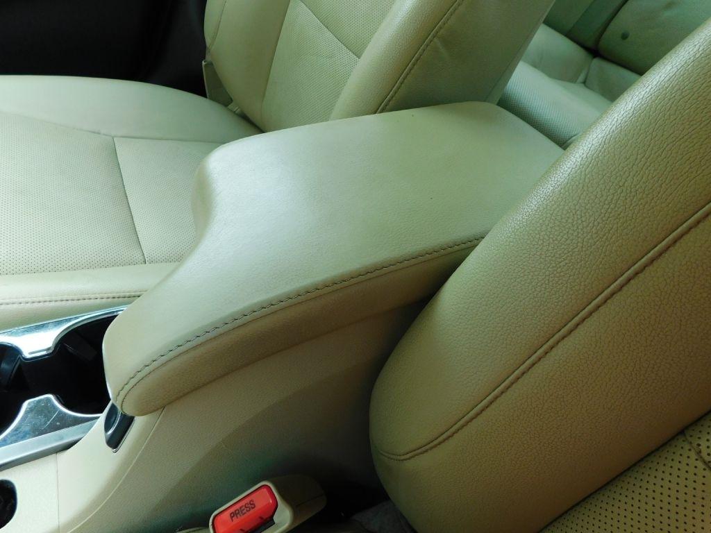 Acura ILX 5-Spd AT w/ Technology Package 2013